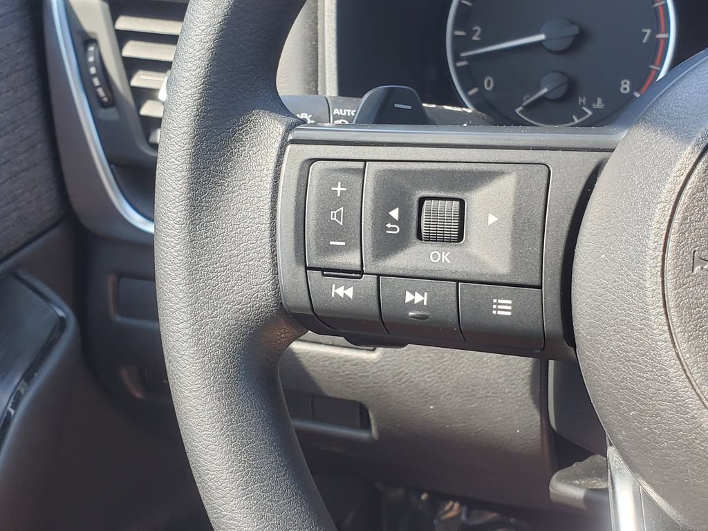 Used 2023 Nissan Rogue S AWD/4WD image 13