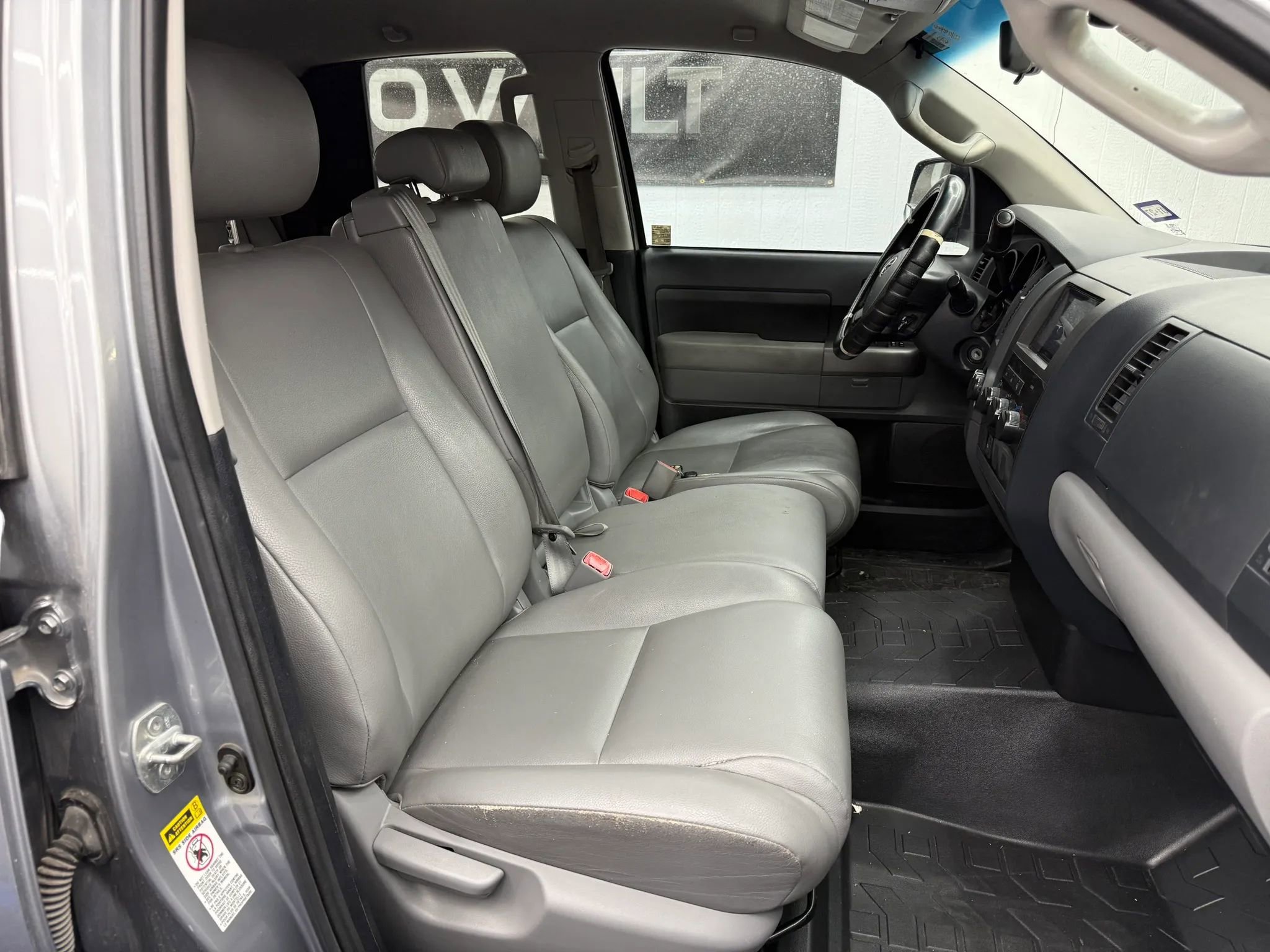 Used 2013 Toyota Tundra 4x4 Double Cab w/ Tow Pkg image 6