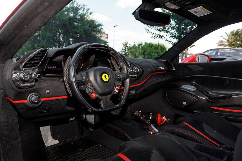 Used 2019 Ferrari 488 Pista Coupe RWD image 21