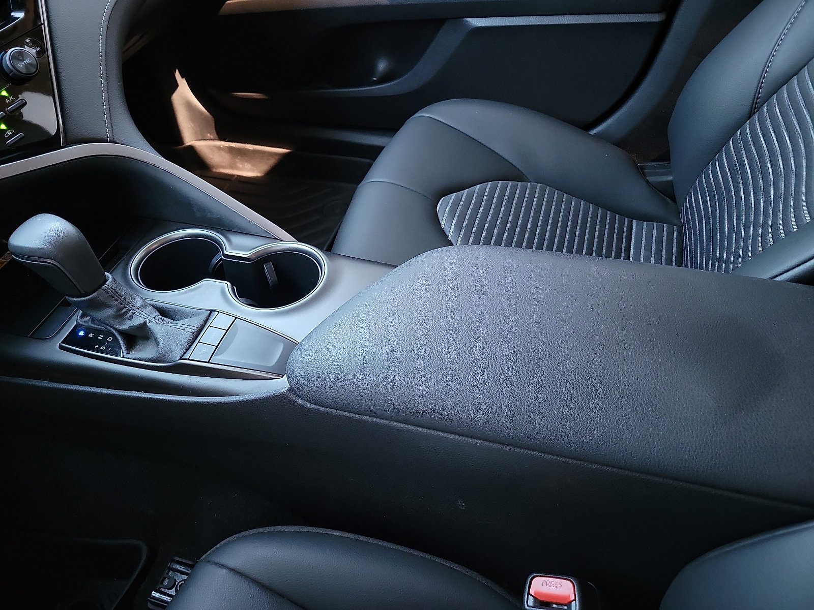 Used 2024 Toyota Camry SE w/ Audio Upgrade Package image 20