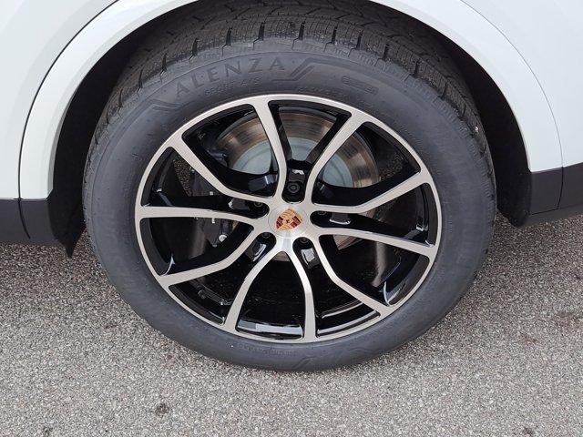 New 2026 Porsche Cayenne AWD/4WD image 13