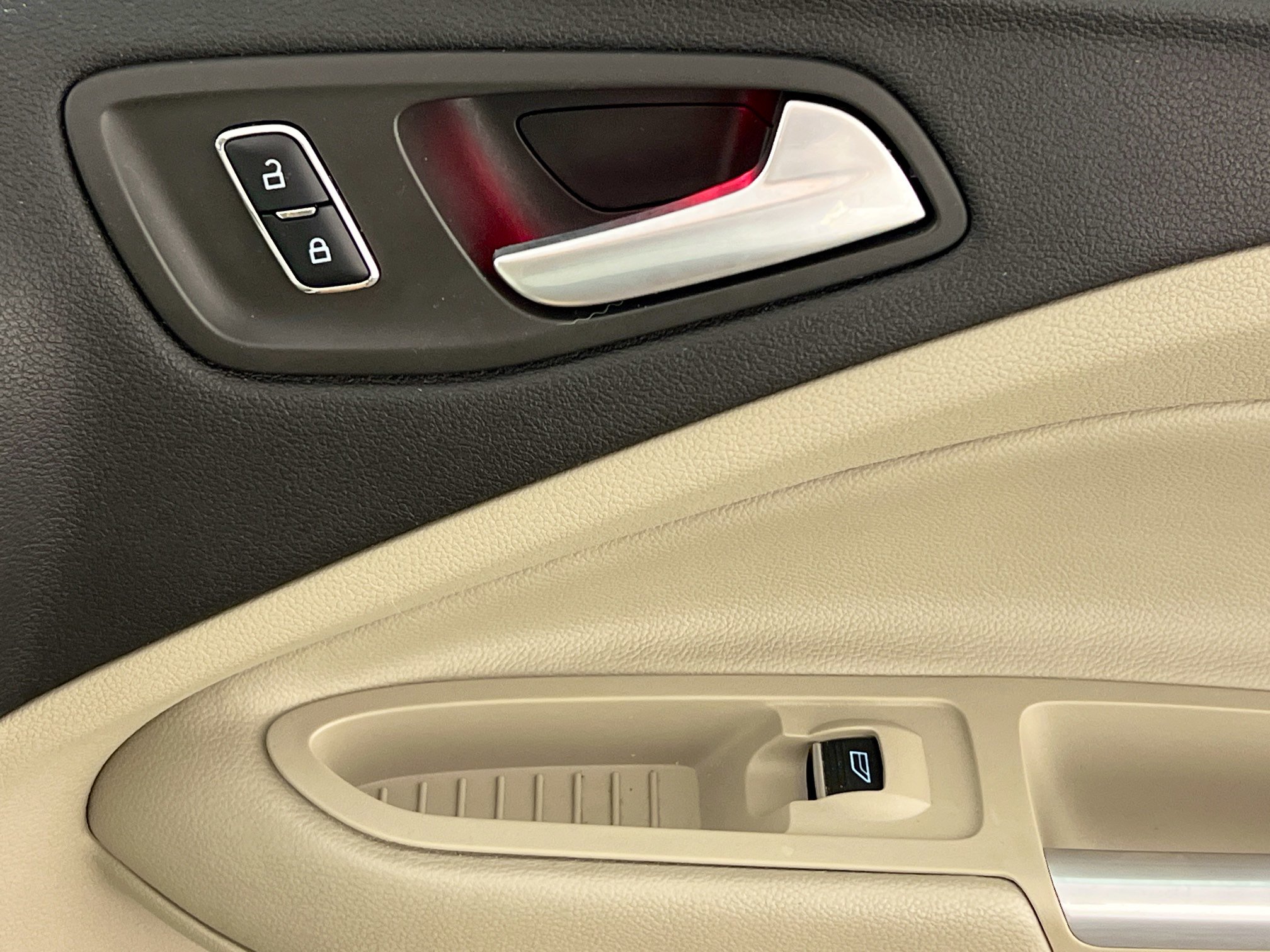 Used 2014 Ford Escape Titanium w/ Equipment Group 401A image 32