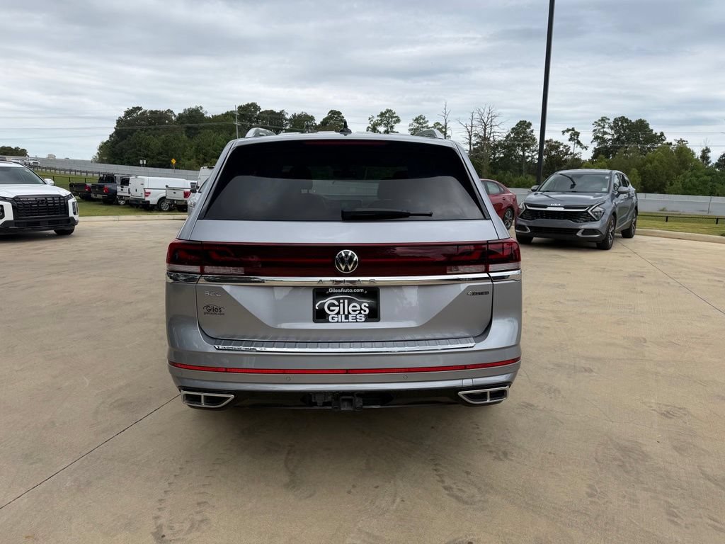 Used 2024 Volkswagen Atlas SEL Premium R-Line AWD/4WD image 4
