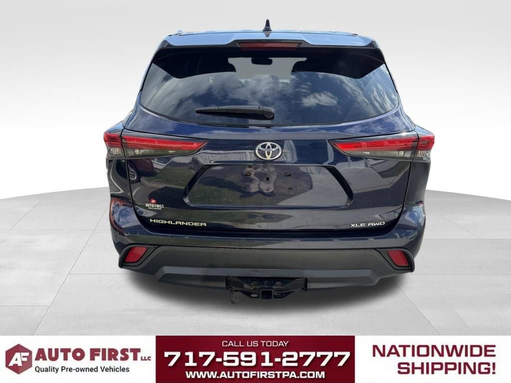 Used 2021 Toyota Highlander XLE AWD/4WD image 4