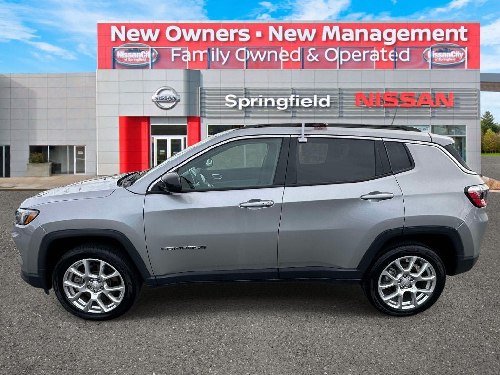 Used 2023 Jeep Compass Latitude AWD/4WD image 6