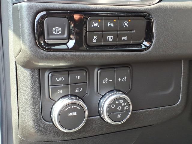 New 2026 GMC Yukon XL Denali w/ LPO, Floor Liner Package image 21