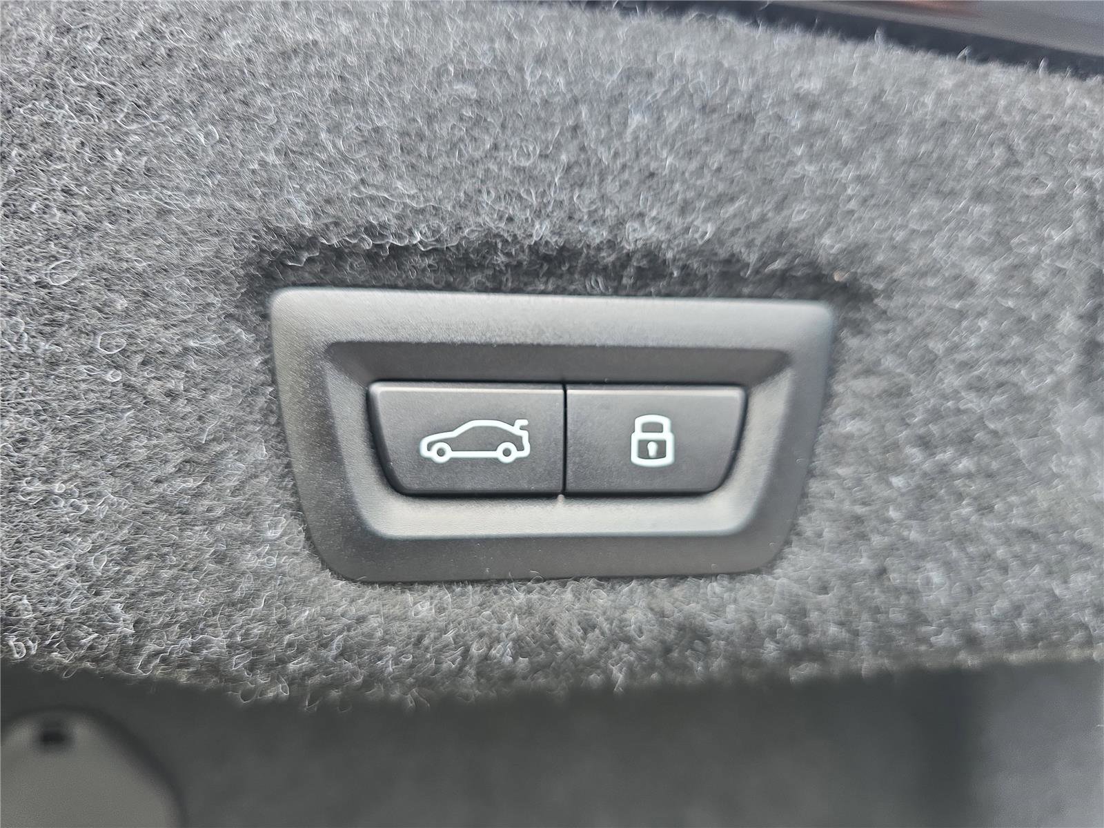 Used 2025 BMW 540i xDrive AWD/4WD image 10