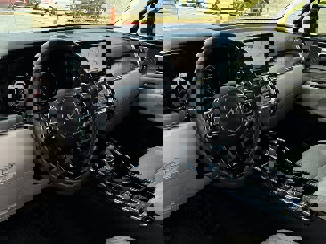 Used 2023 Kia Sorento SX image 11