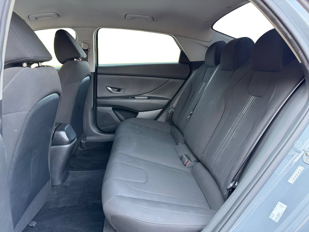 Used 2021 Hyundai Elantra SEL FWD image 19