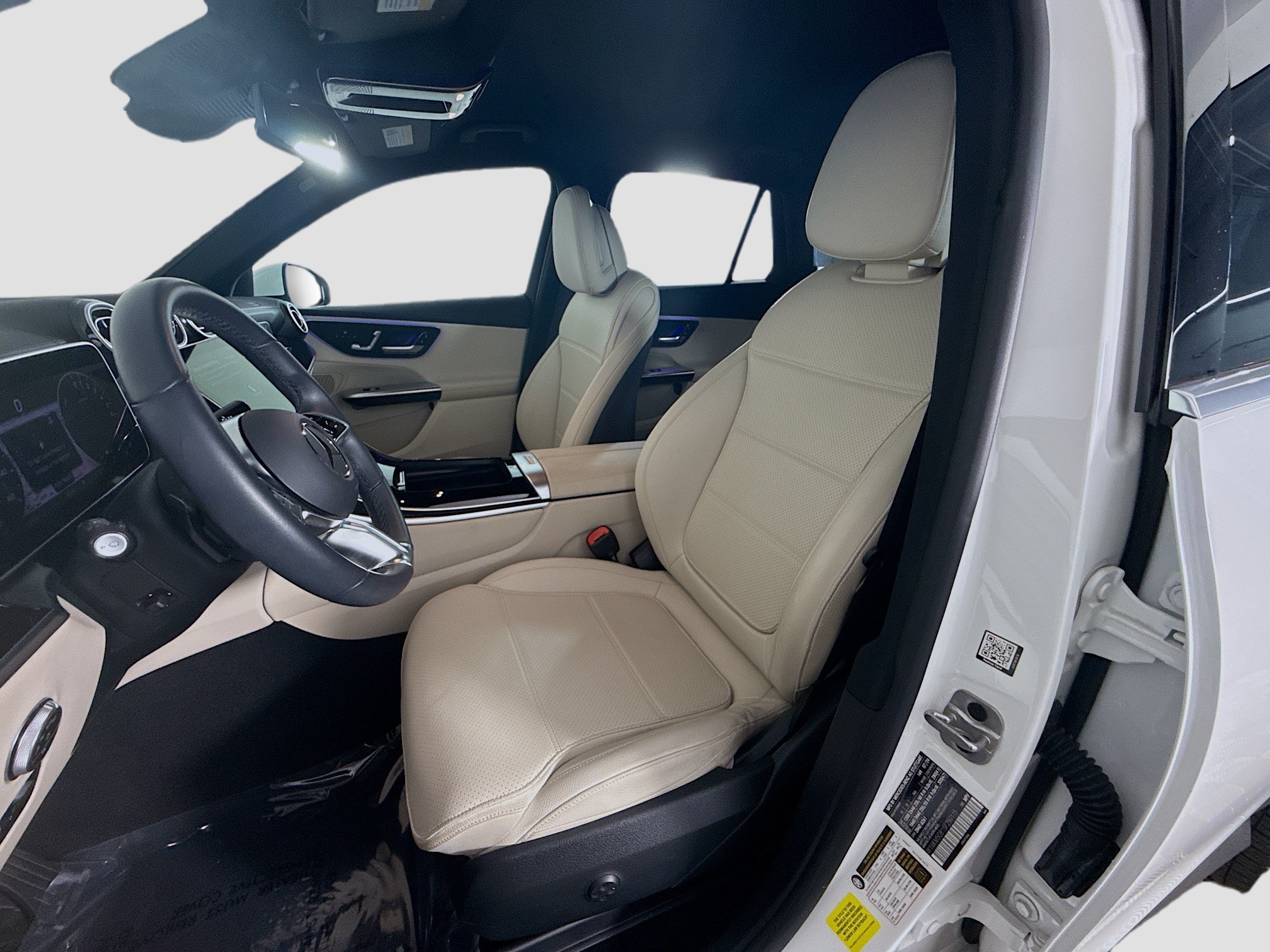 Used 2025 Mercedes-Benz GLC 350e 4MATIC image 22