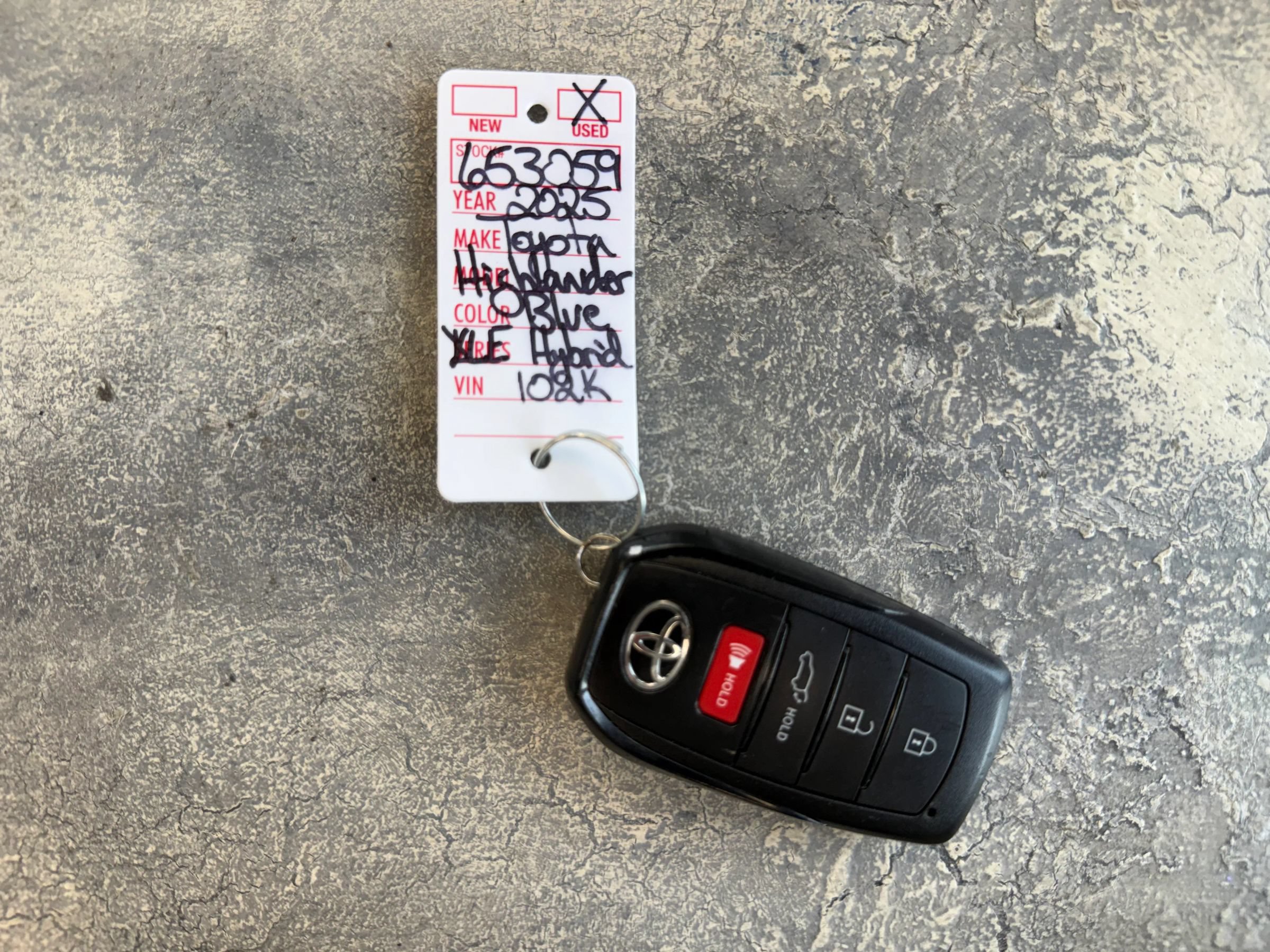 Used 2025 Toyota Highlander XLE AWD/4WD image 38