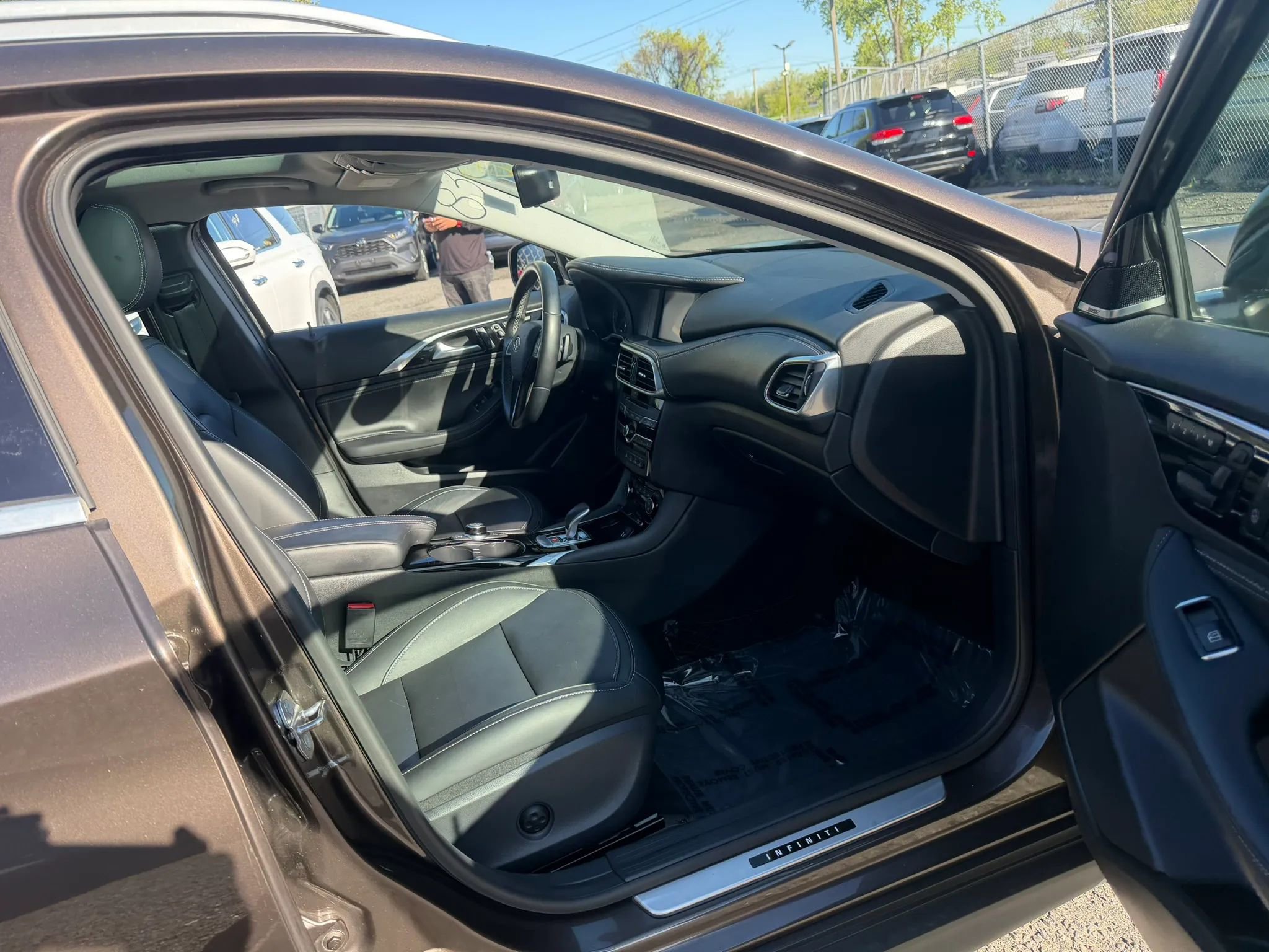 Used 2019 INFINITI QX30 Premium w/ Cargo Package AWD/4WD image 28
