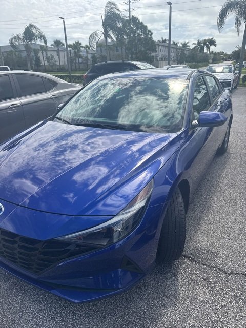 Certified 2022 Hyundai Elantra SE