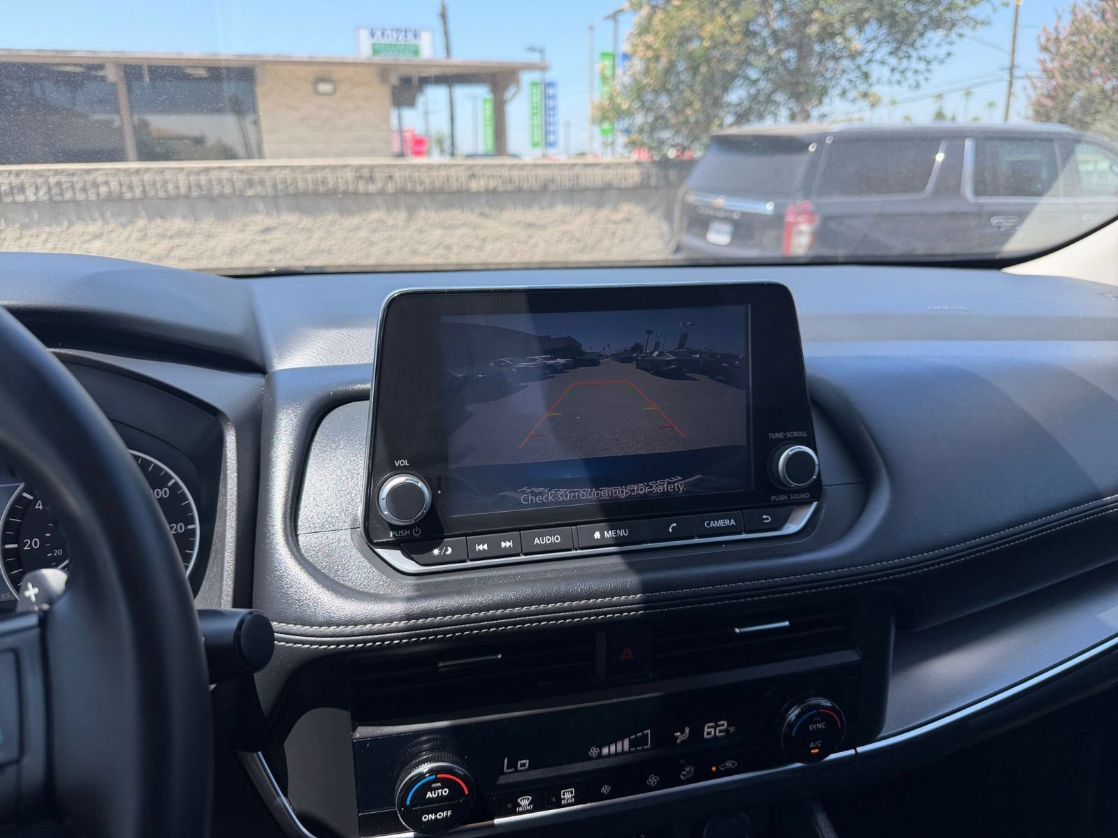 Used 2025 Nissan Rogue SV FWD image 25