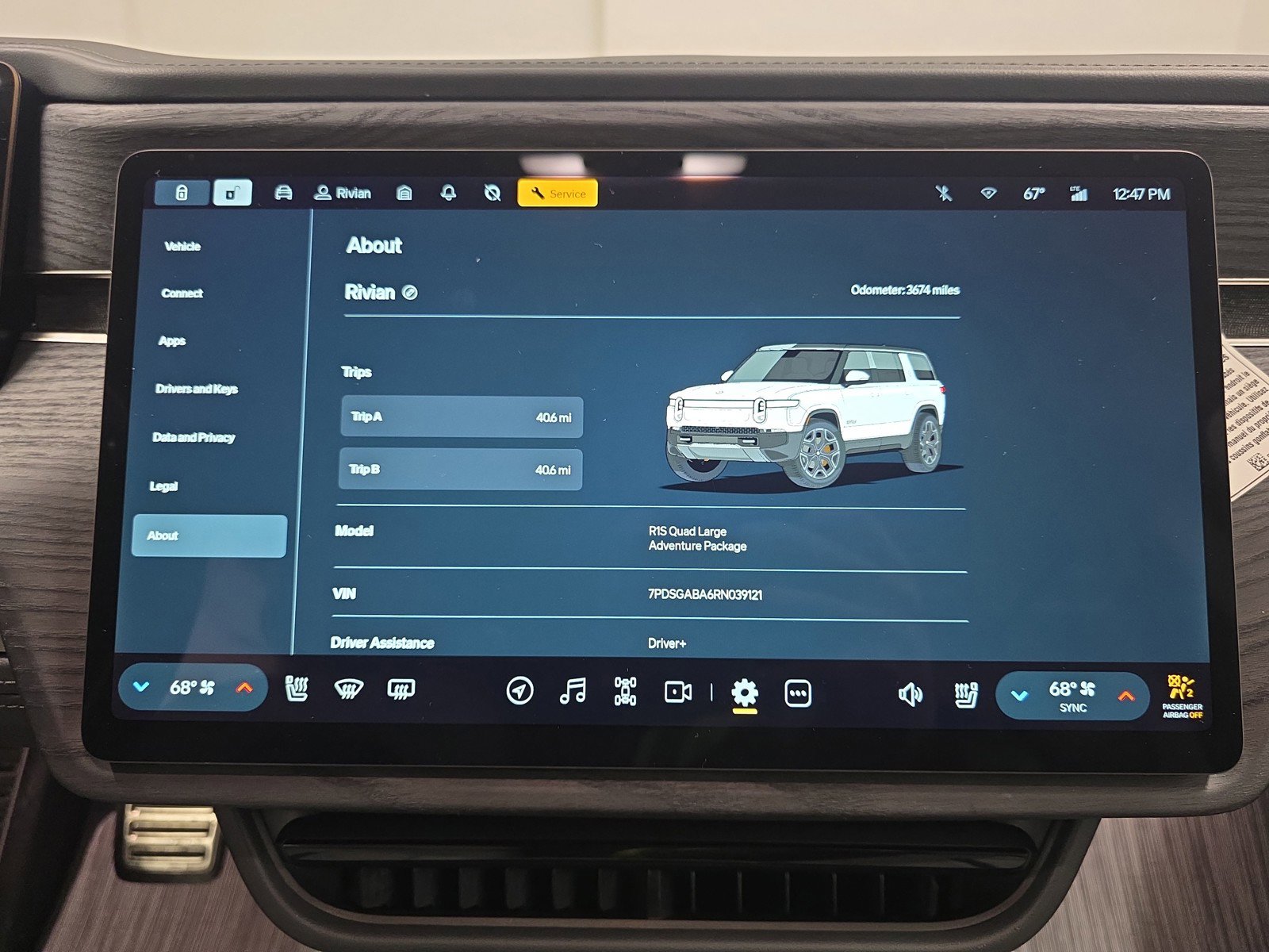 Used 2024 Rivian R1S Adventure image 29