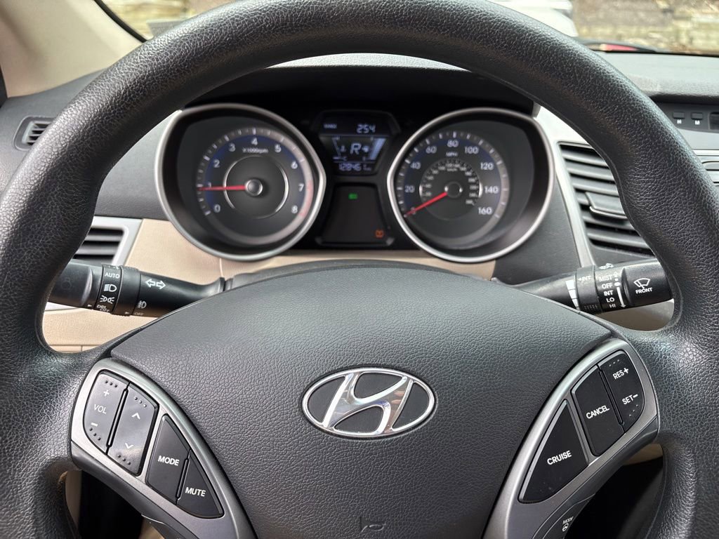 Used 2014 Hyundai Elantra SE w/ Option Group 02 FWD image 20