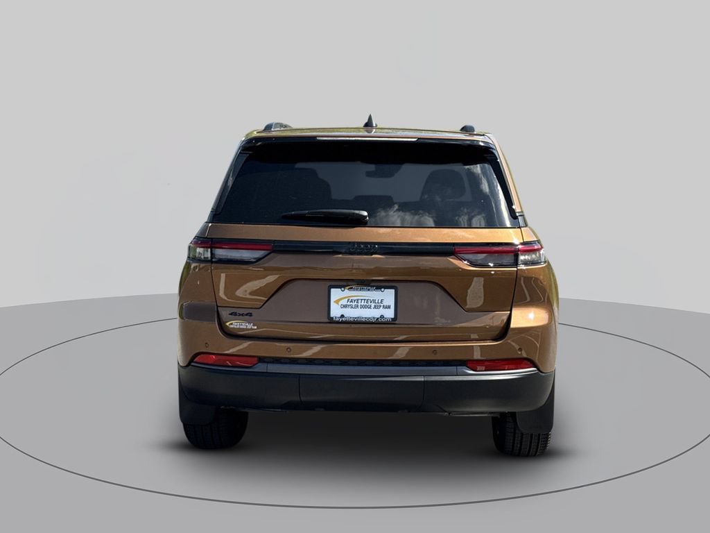 New 2026 Jeep Grand Cherokee Limited w/ Limited Altitude Package AWD/4WD image 4