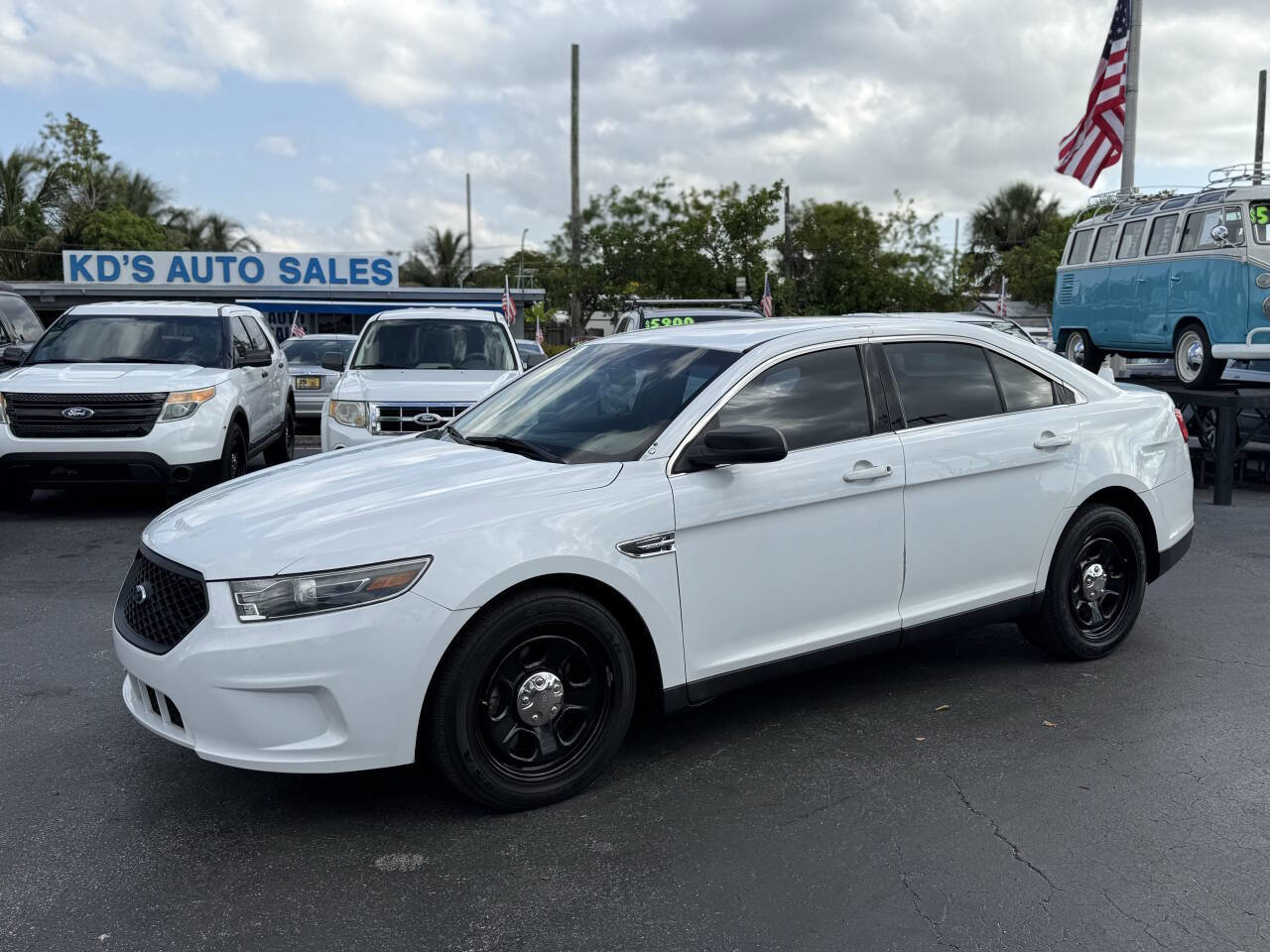 Used 2015 Ford Taurus Police Interceptor AWD image 3