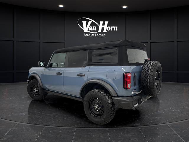 Used 2023 Ford Bronco Black Diamond image 3