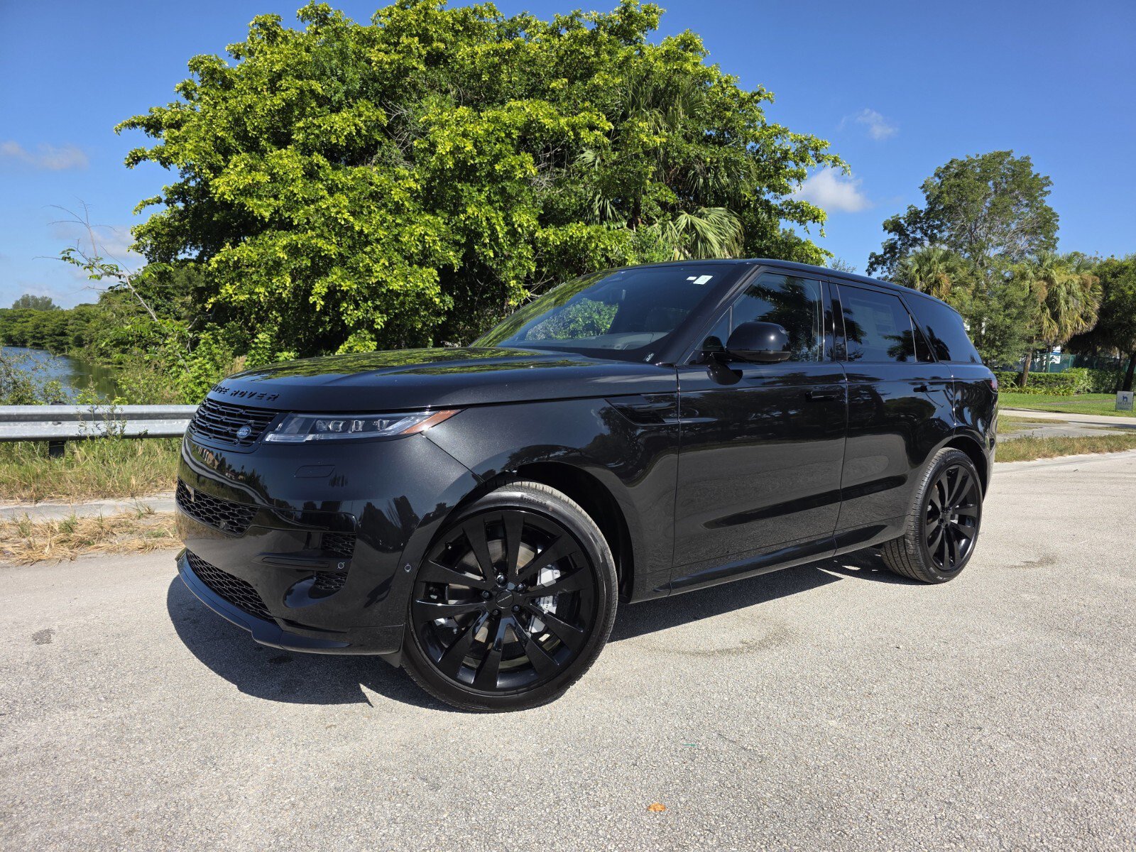 New 2027 Land Rover Range Rover Sport Dynamic SE