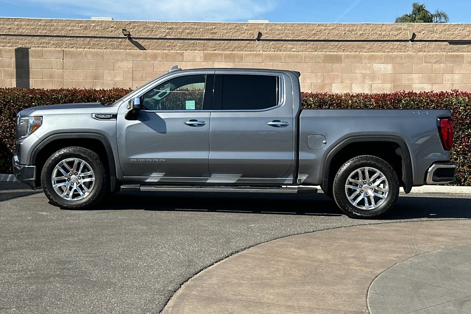 Certified 2022 GMC Sierra 1500 SLT w/ SLT Premium Package image 7