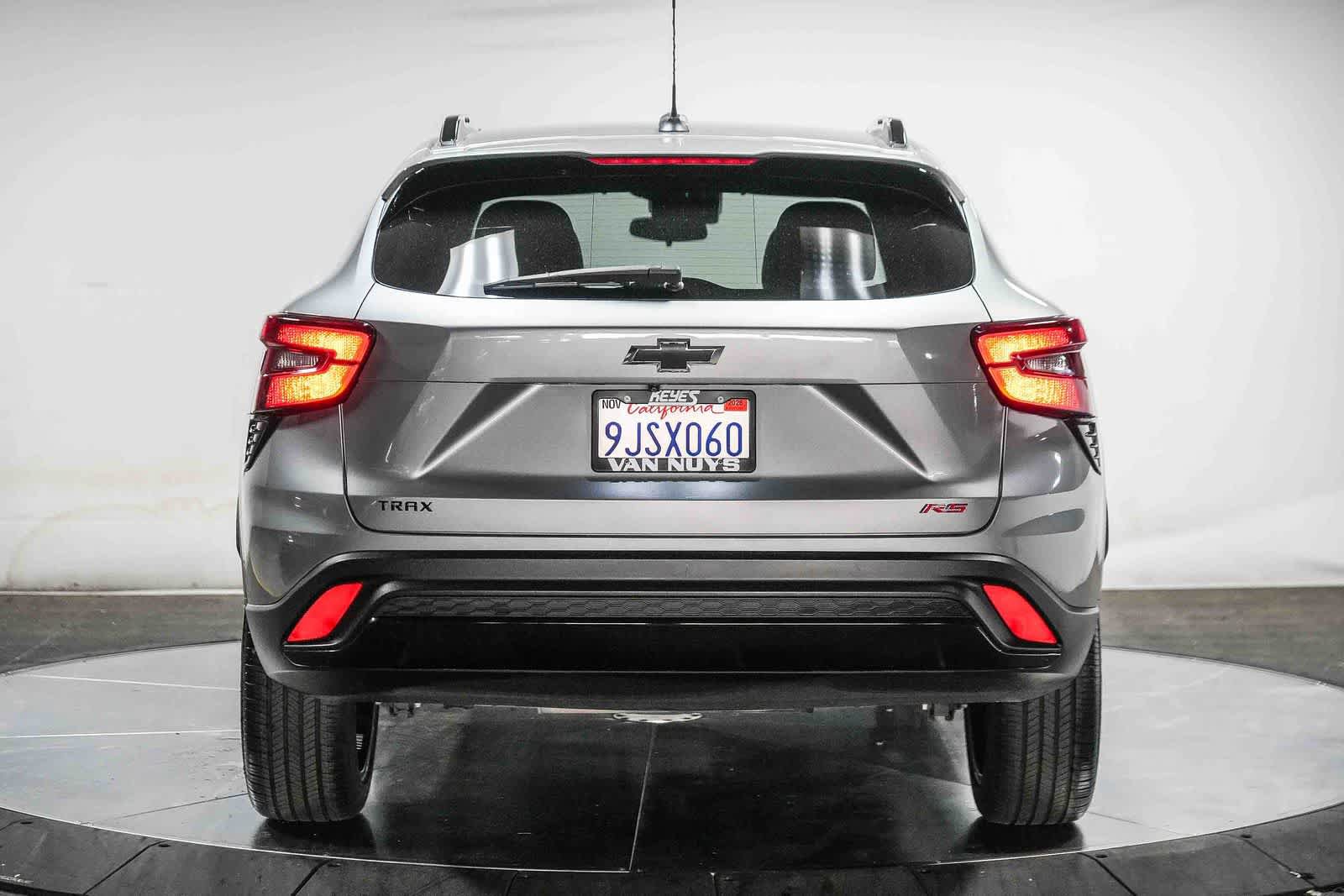 Used 2024 Chevrolet Trax RS w/ Driver Confidence Package FWD image 5