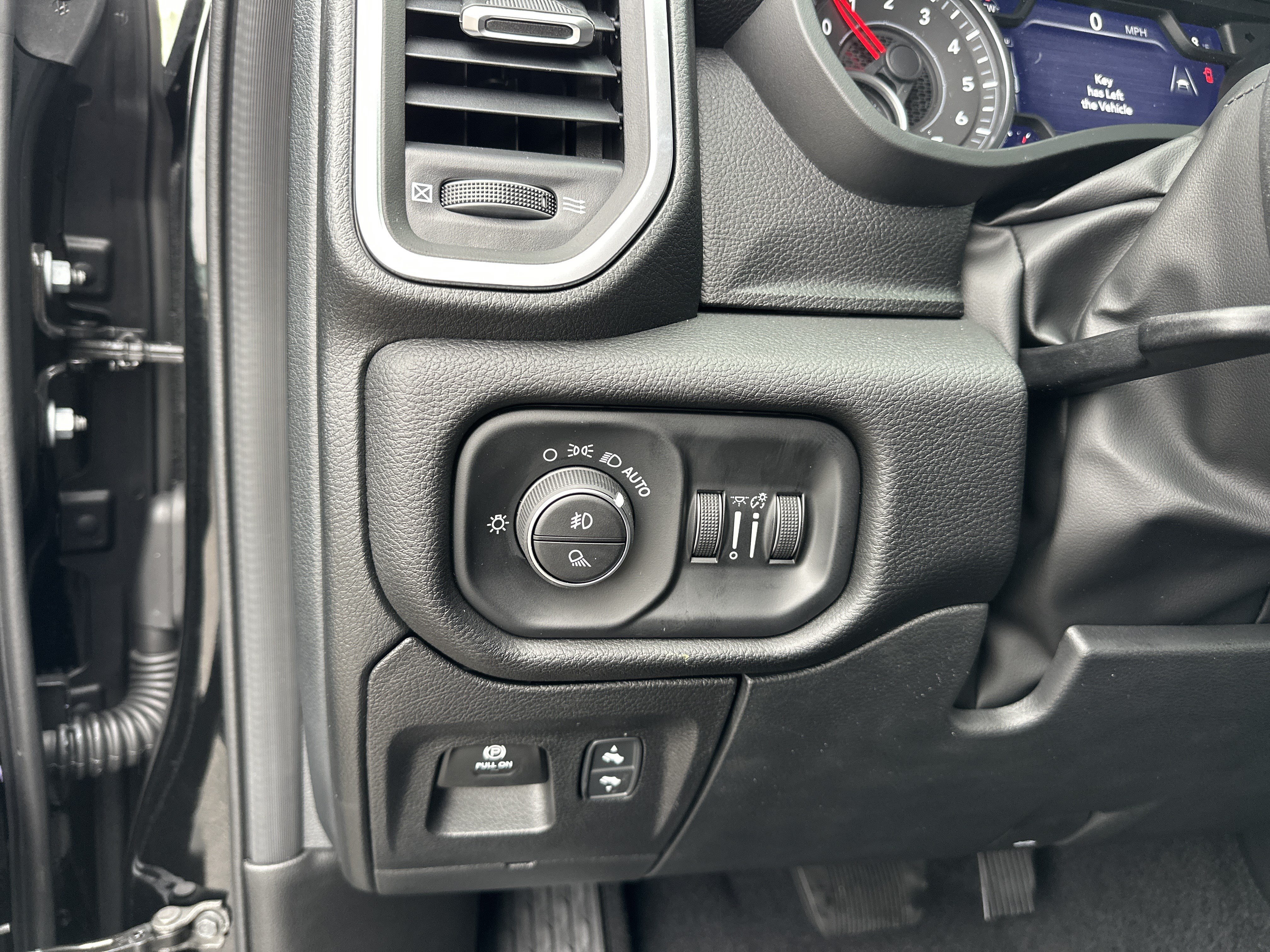 New 2026 RAM 1500 Big Horn AWD/4WD image 31
