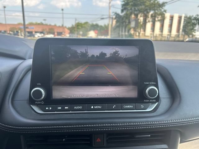 Used 2024 Nissan Rogue S AWD/4WD image 11