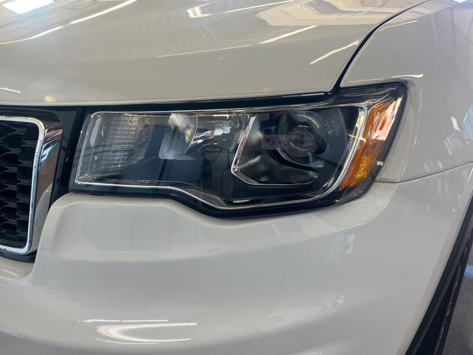 Used 2022 Jeep Grand Cherokee Limited image 28