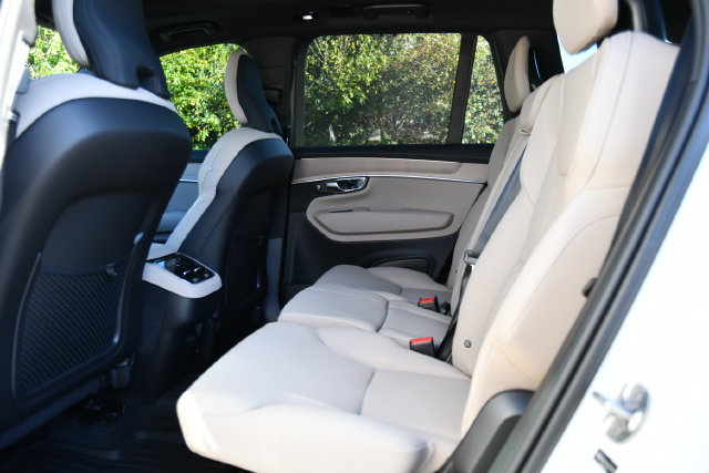 New 2027 Volvo XC90 B6 Plus AWD/4WD image 16