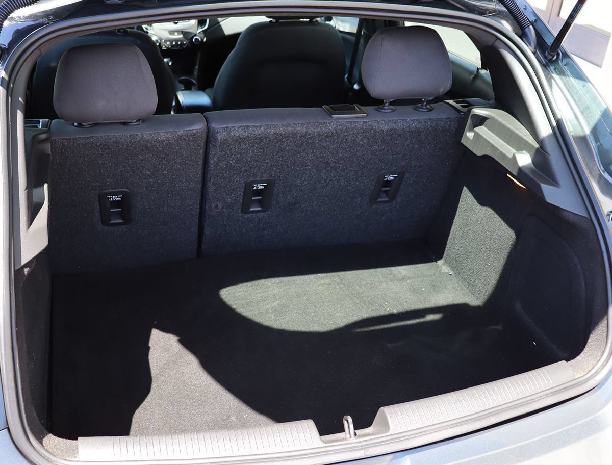 Used 2019 Chevrolet Cruze LT w/ Convenience Package FWD image 25