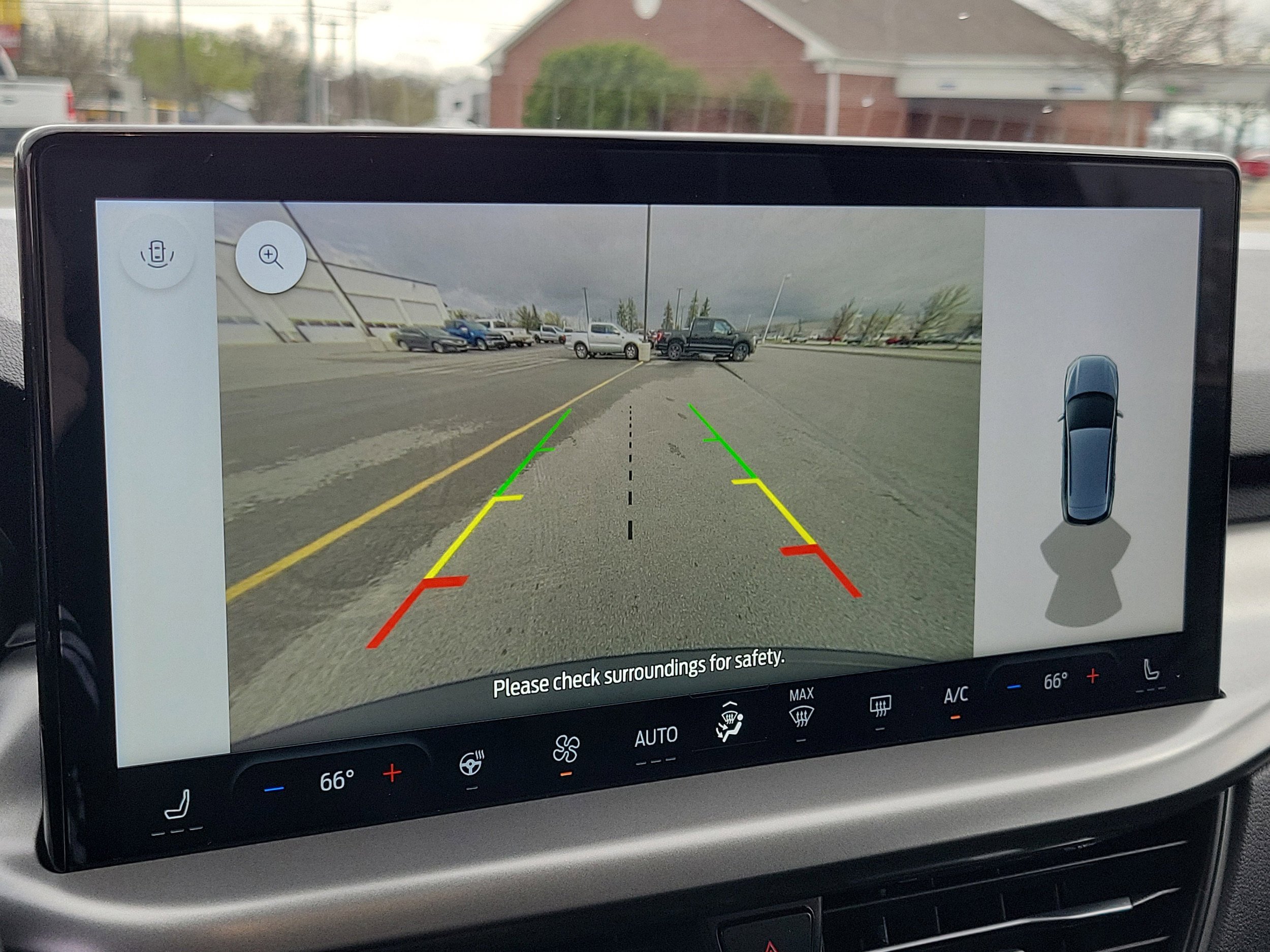 Used 2024 Ford Escape SE w/ Class II Trailer Tow Package FWD image 27