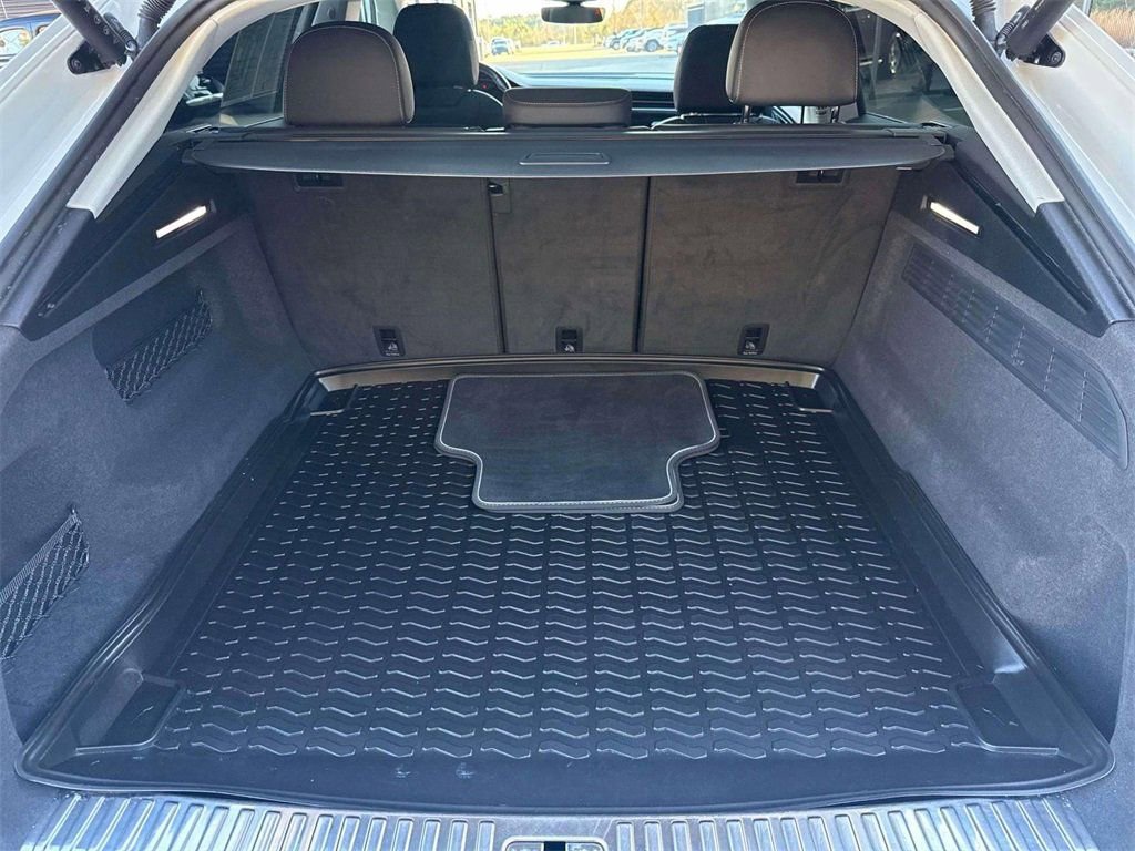 Used 2023 Audi Q8 Premium Plus image 22