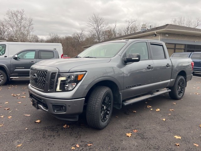 Used 2018 Nissan Titan SL w/ Midnight Edition image 5