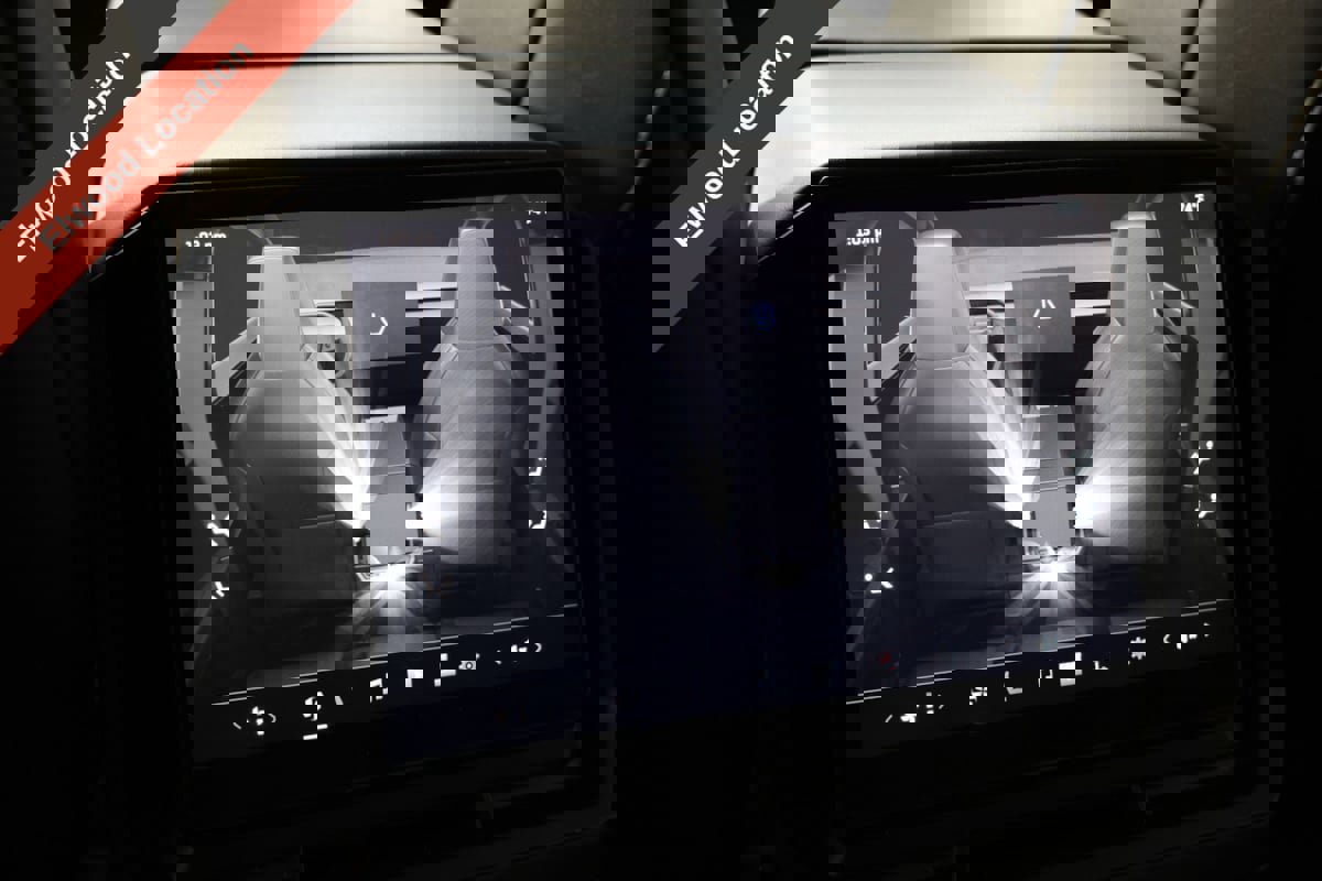 Used 2024 Tesla Cybertruck AWD Crew Cab image 28