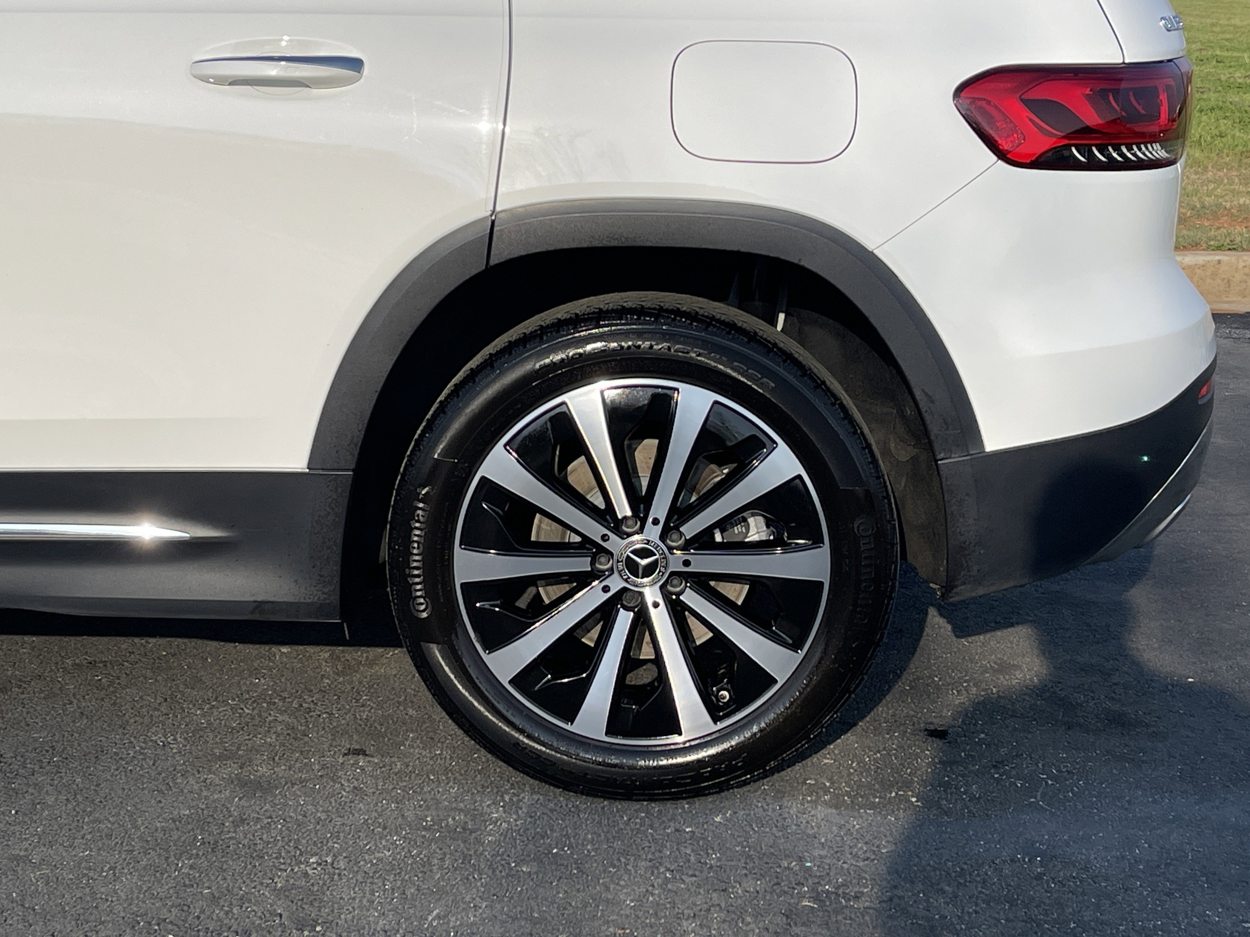 Used 2022 Mercedes-Benz GLB 250 image 35