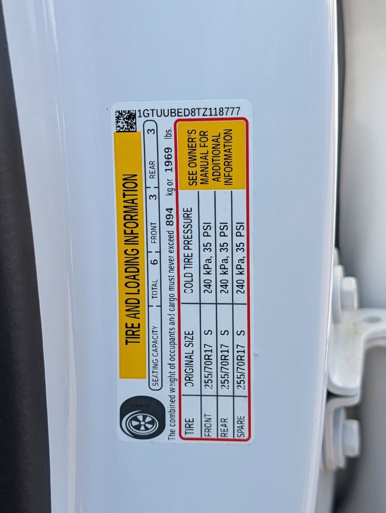 New 2026 GMC Sierra 1500 SLE image 9