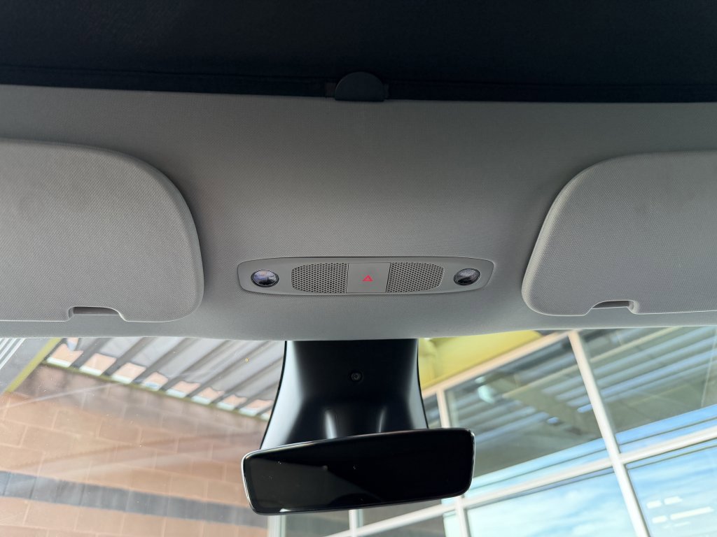 Used 2024 Tesla Model Y 2WD image 29