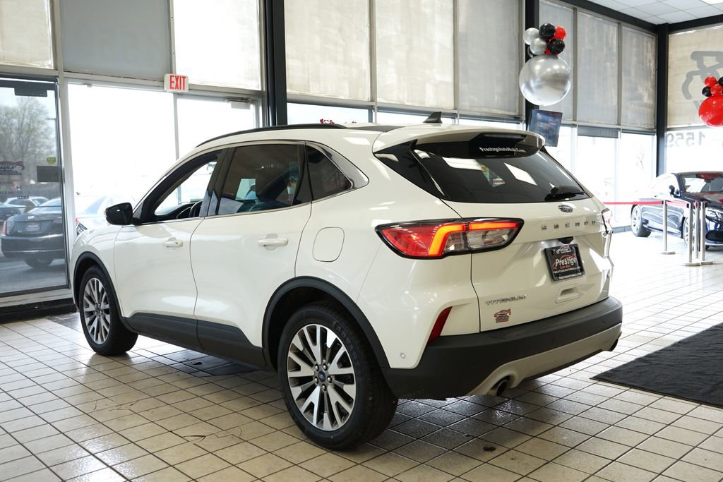 Used 2020 Ford Escape Titanium image 5