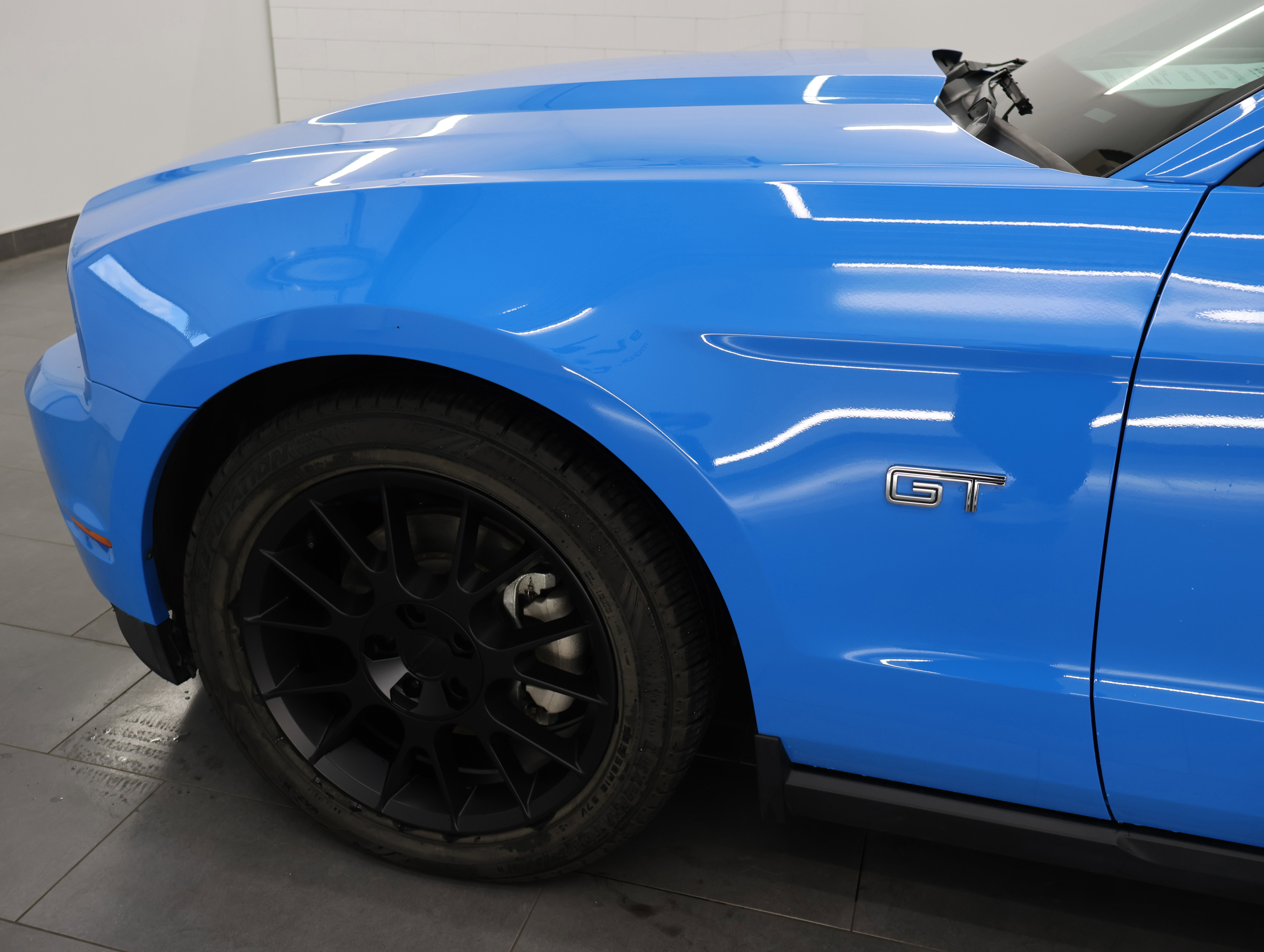 Used 2010 Ford Mustang GT Premium RWD image 32