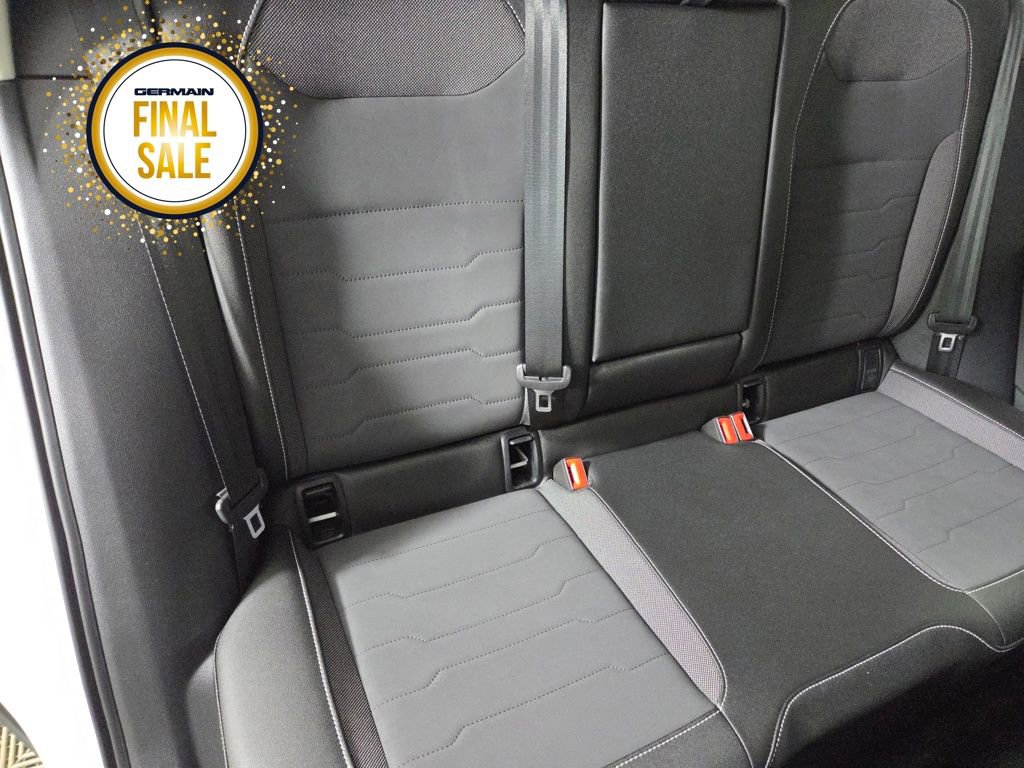 Certified 2025 Volkswagen Taos SE image 17