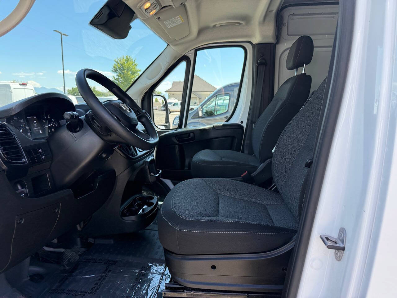 Used 2025 RAM ProMaster 2500 FWD image 14