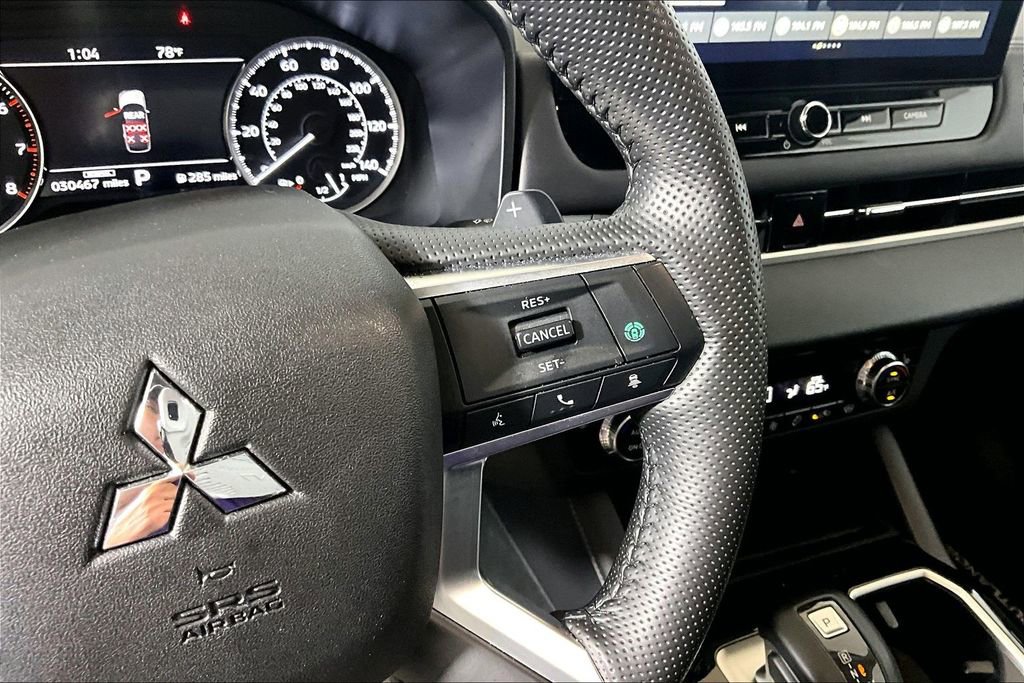 Used 2025 Mitsubishi Outlander SE image 15