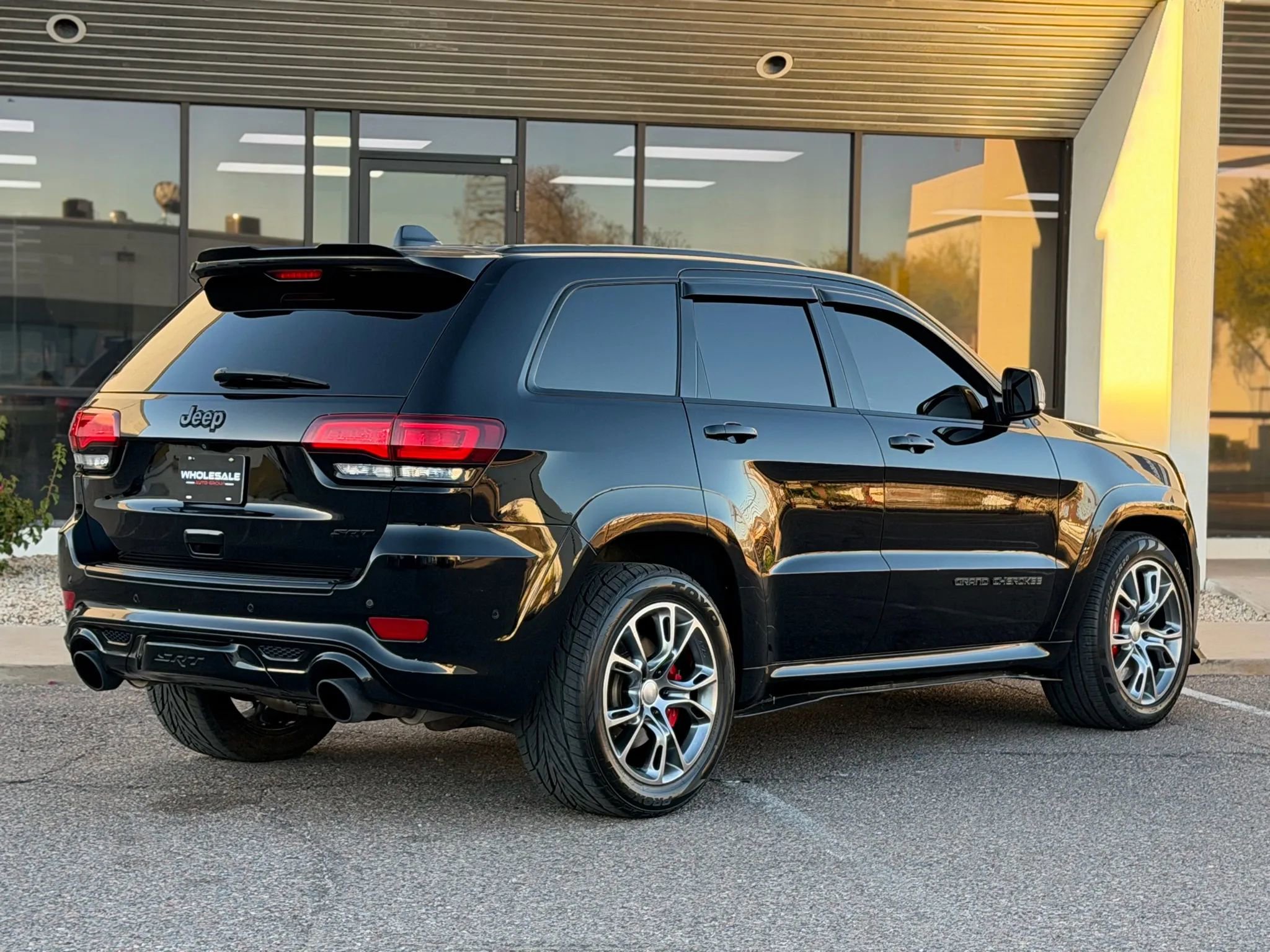 Used 2018 Jeep Grand Cherokee SRT image 9