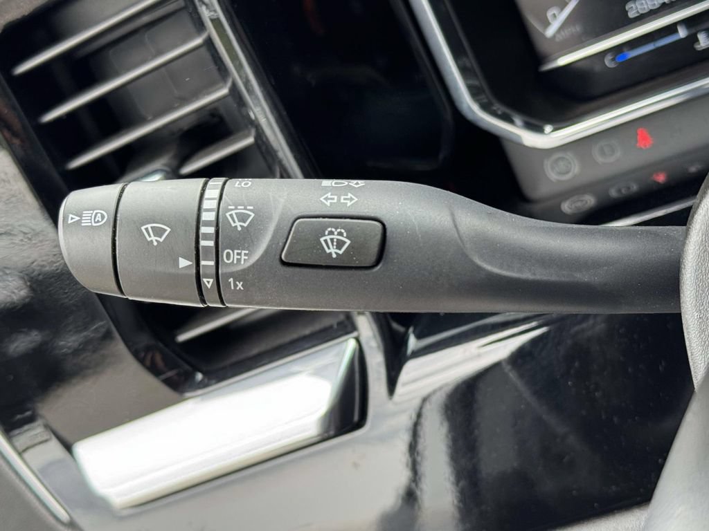 Used 2025 GMC Sierra 1500 SLT AWD/4WD image 23