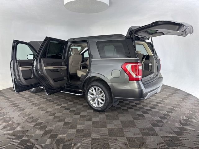 Used 2020 Ford Expedition XLT w/ Equipment Group 202A AWD/4WD image 20