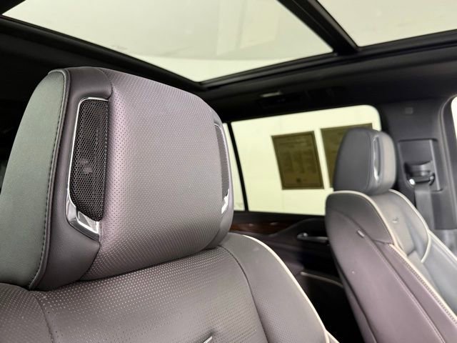 Used 2024 Cadillac Escalade ESV Premium Luxury w/ Performance Package image 33