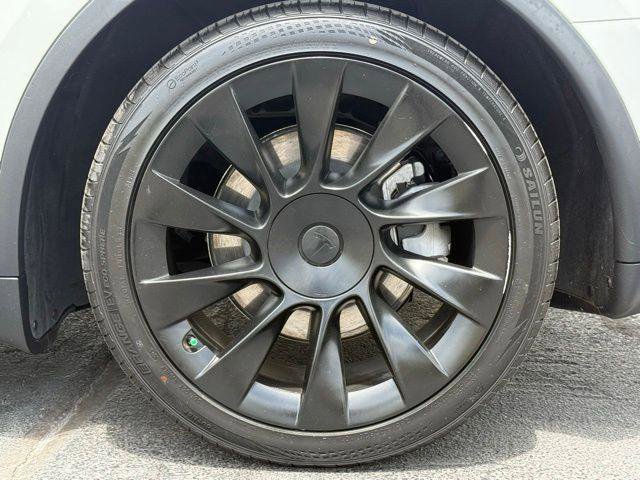 Used 2021 Tesla Model Y Long Range AWD/4WD image 13