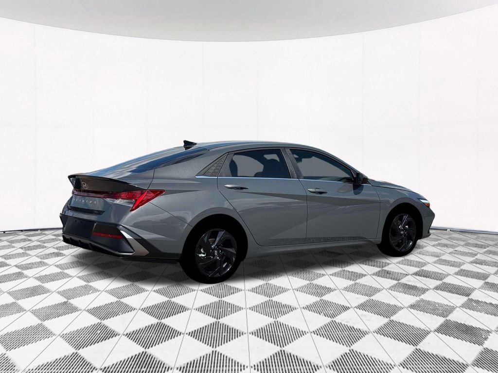 New 2026 Hyundai Elantra SEL Sport Premium FWD image 13