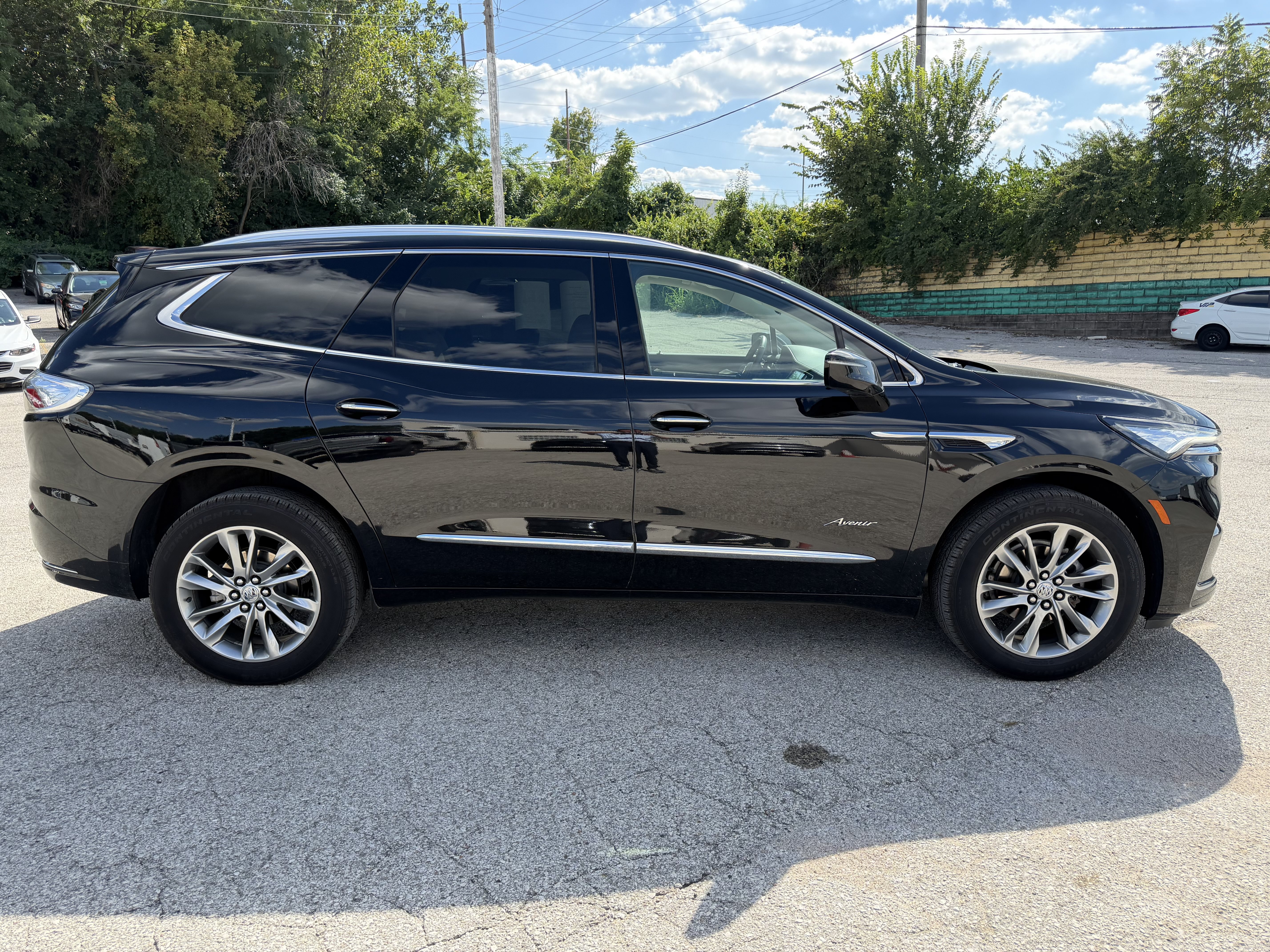 Used 2024 Buick Enclave Avenir AWD/4WD image 8